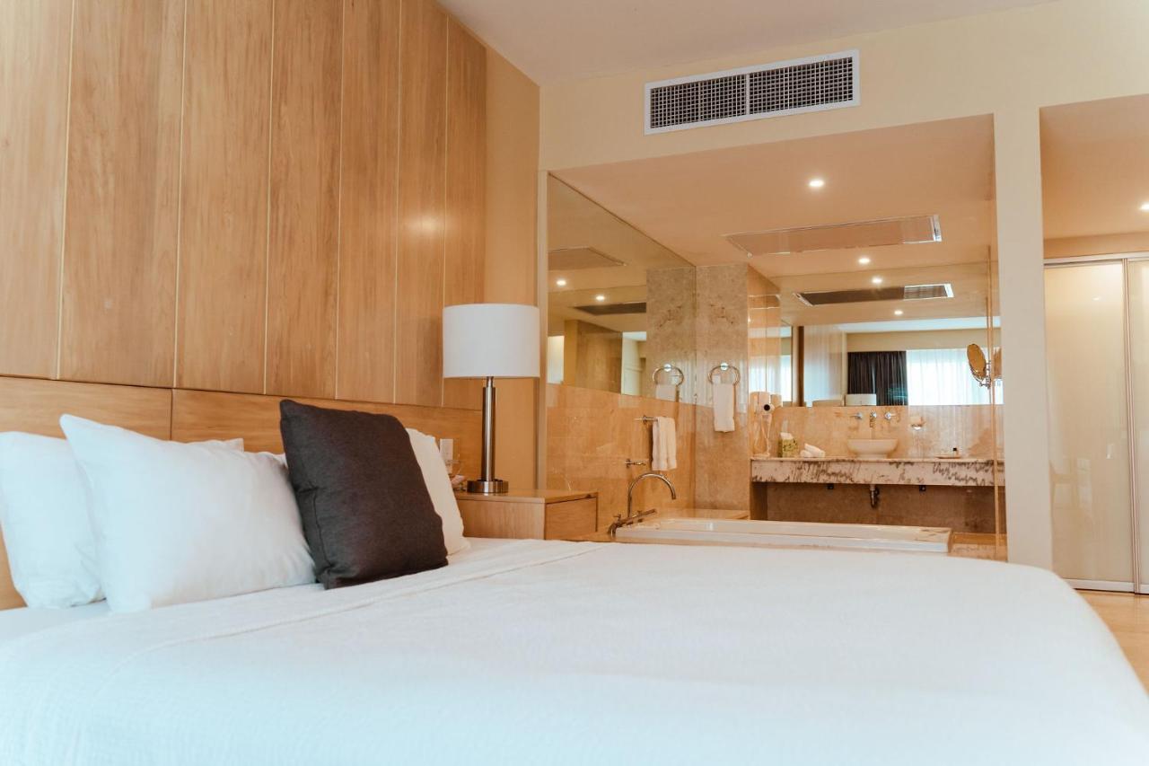 The Mill Resort And Suites Palm Beach Exteriör bild
